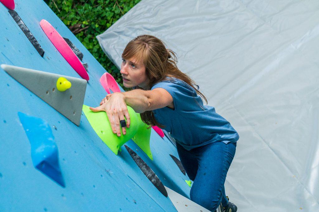 Un mur d'escalade mobile pour vos événements agence évenementielle