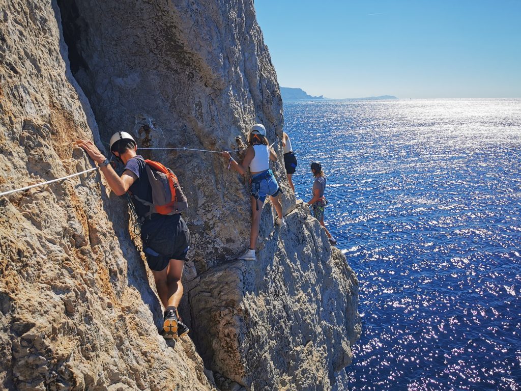 via ferrata dans le parc national des calanques de marseille
