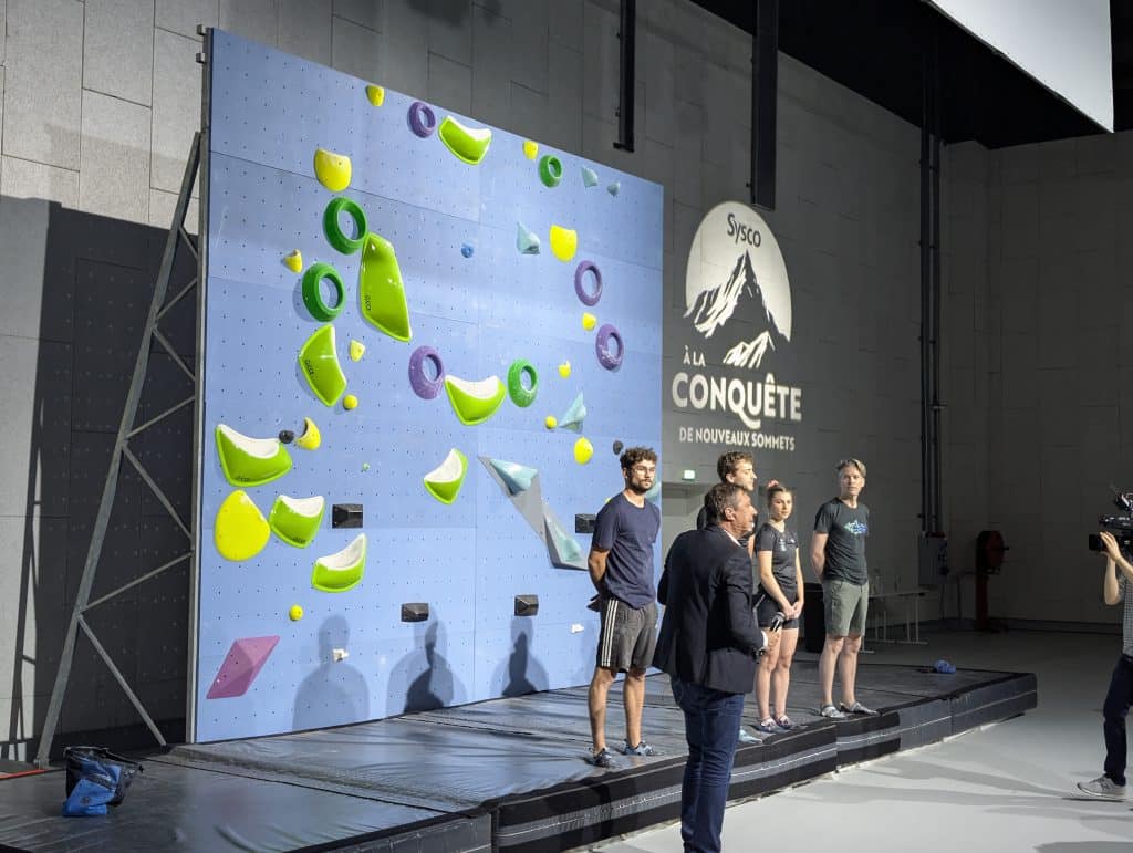 Un blocpark mobile qui se déplace partout pour faire de l'escalade partout